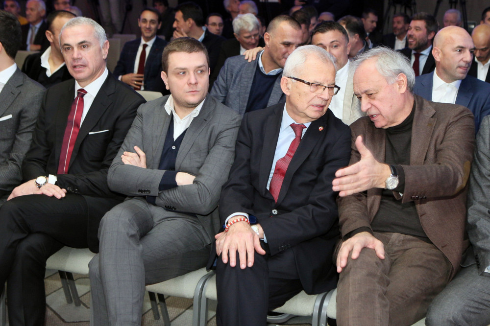 Sukob čelnika Partizana i Zvezde na Skupštini zajednice prvoligaša - Verbalni klinč Terzića i Vazure