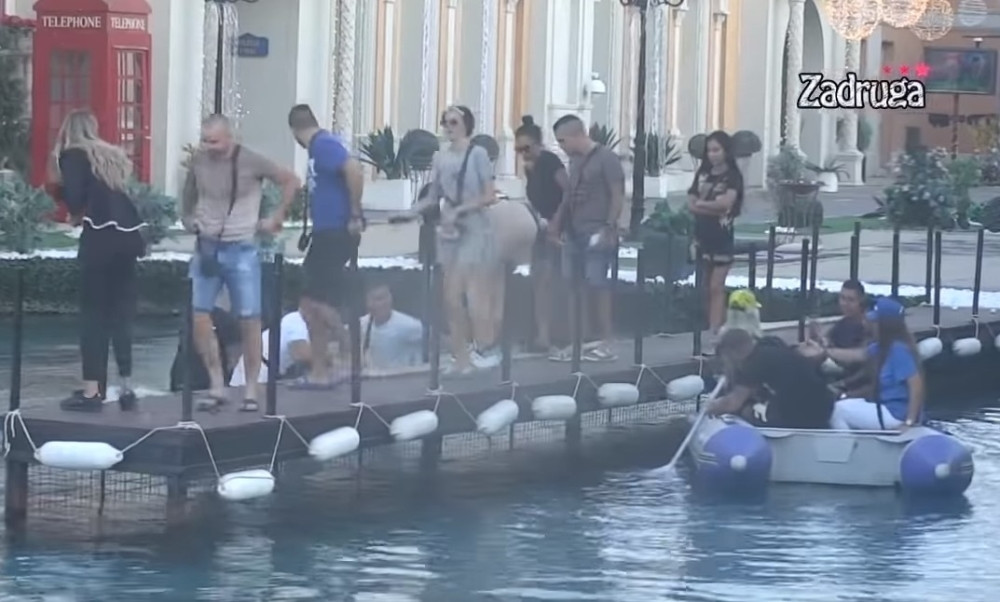 Stiglo iznenadno saopštenje Velikog šefa, a onda su svi hitno izleteli! (VIDEO)