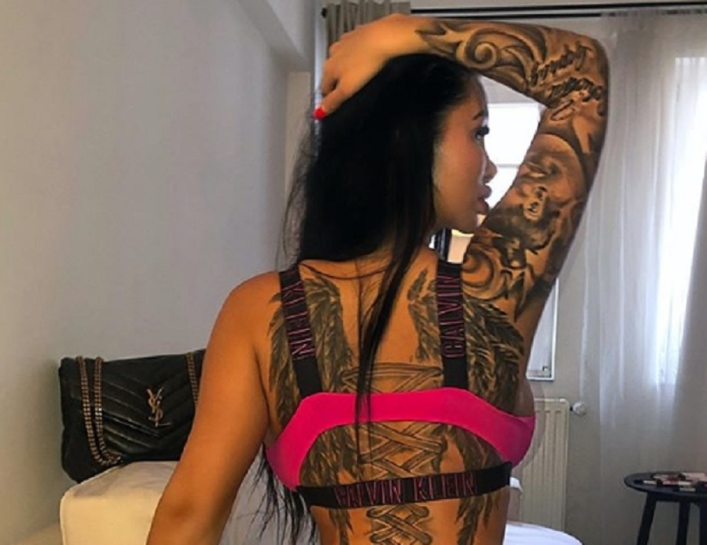 Prvi put stavila 400 grama silikona, drugi po kilo u svaku, a treći... Ovo je žena sa najvećim grudima u zemlji (FOTO)