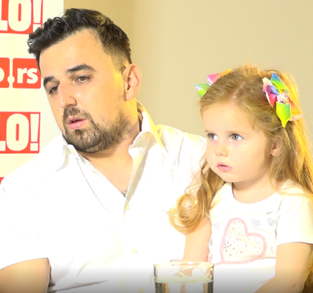 Helena povraća i do 16 puta na dan, ali se lavovski bori! Veselo igra uz pesmu "Mile voli disko" dok prima tešku hemioterapiju (FOTO/VIDEO)