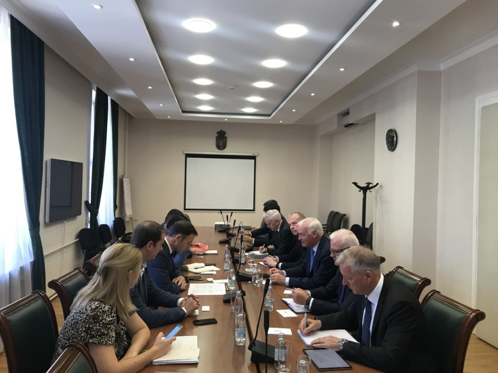 Ministar Siniša Mali izašao sa sastanka i izrekao vesti od krucijalnog značaja!