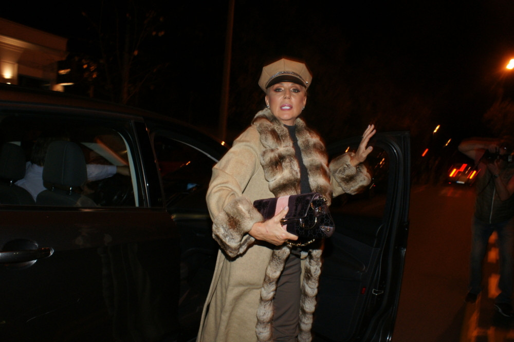 Lepa Brena šokirala novom promenom, Zorica Brunclik dobila ozbiljnu konkurenciju pogledajte kome ova boja kose bolje stoji (FOTO/VIDEO)