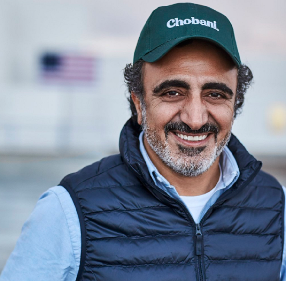 Rođen je i odrastao među ovcama, a danas je milijarder, ali zbog ovoga ga radnici obožavaju umesto da ga mrze kao sve ostale! (VIDEO)