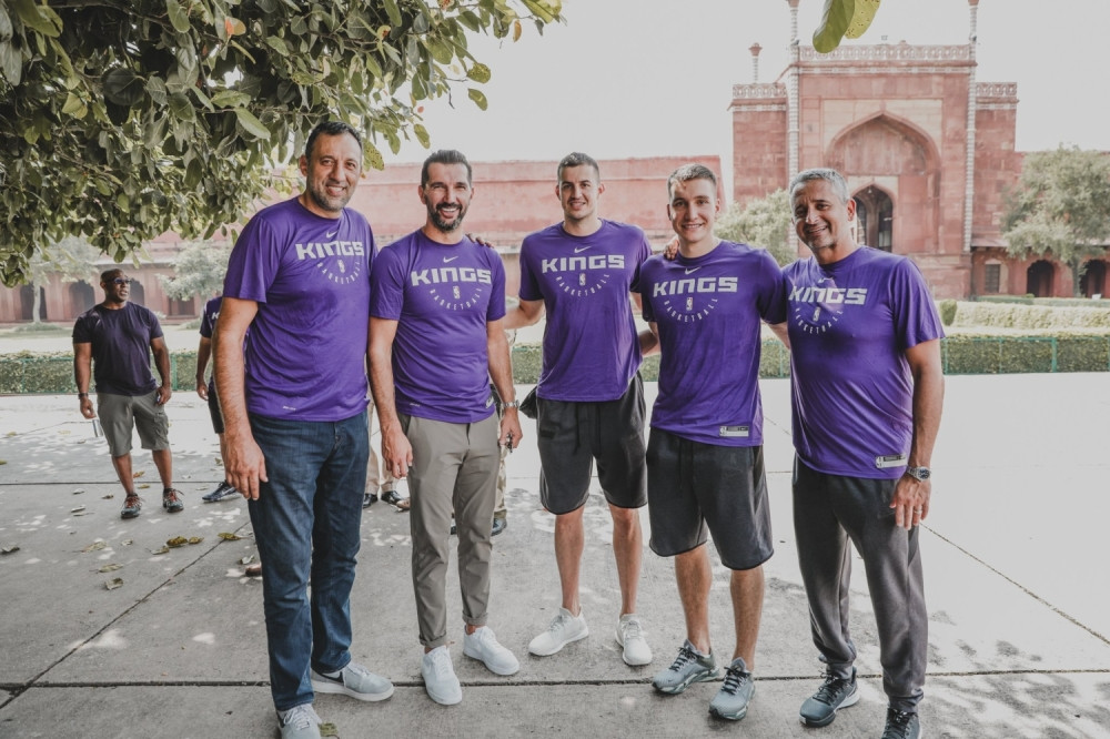 Ekspedicija Kingsa sve brojnija sa državljanima Srbije! (FOTO)