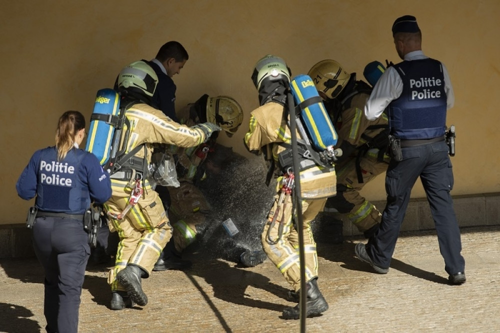 Hrvat krenuo da se zapali ispred zgrade Evropske komisije, novinar AFP čuo svedoke: Ljut je na Srbe!