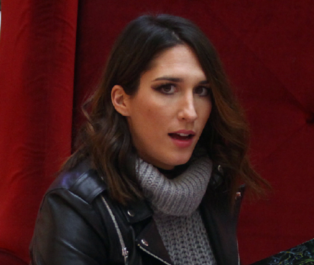 Evo šta radi Jelisaveta dok Teo naporno trenira!