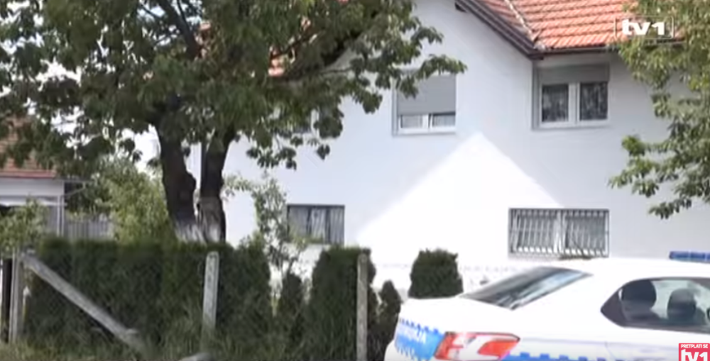 Zatekao suprugu u krevetu sa ljubavnikom! Ubio je sa 54 udarca sekirom i nožem!
