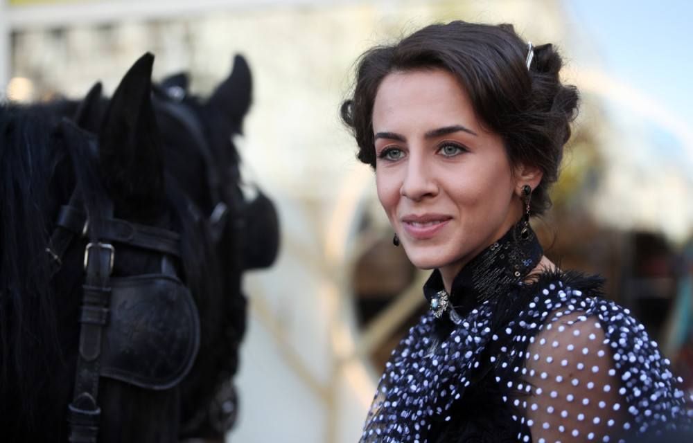 Pričalo se da je srpska glumica dobila ulogu preko kreveta, a sada je otkrivena i prava istina!