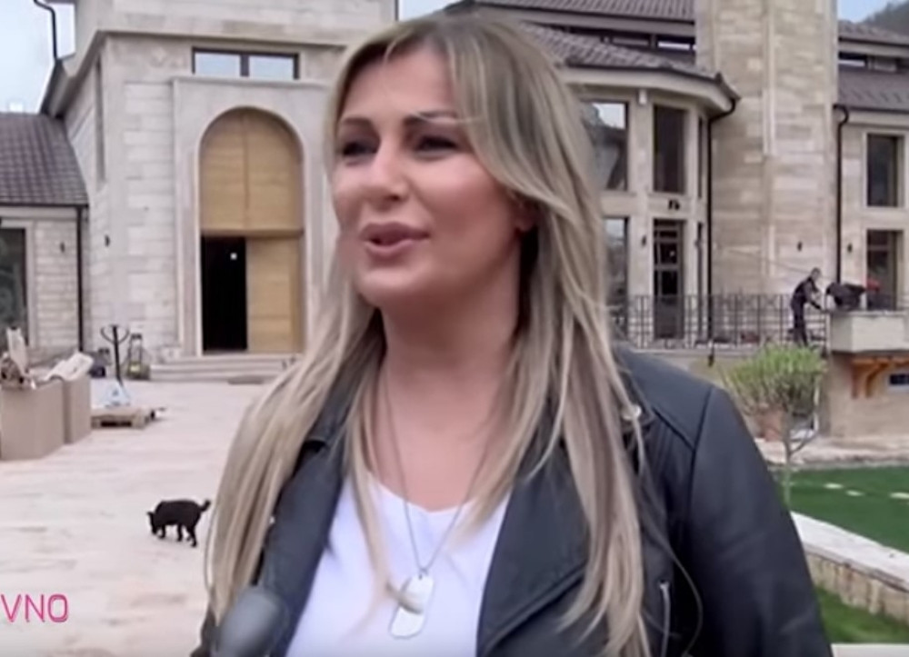 Ćerka Elme Sinanović je lepa kao boginja: Nedavno je izgubila oca i krenula majčinim stopama! (FOTO)