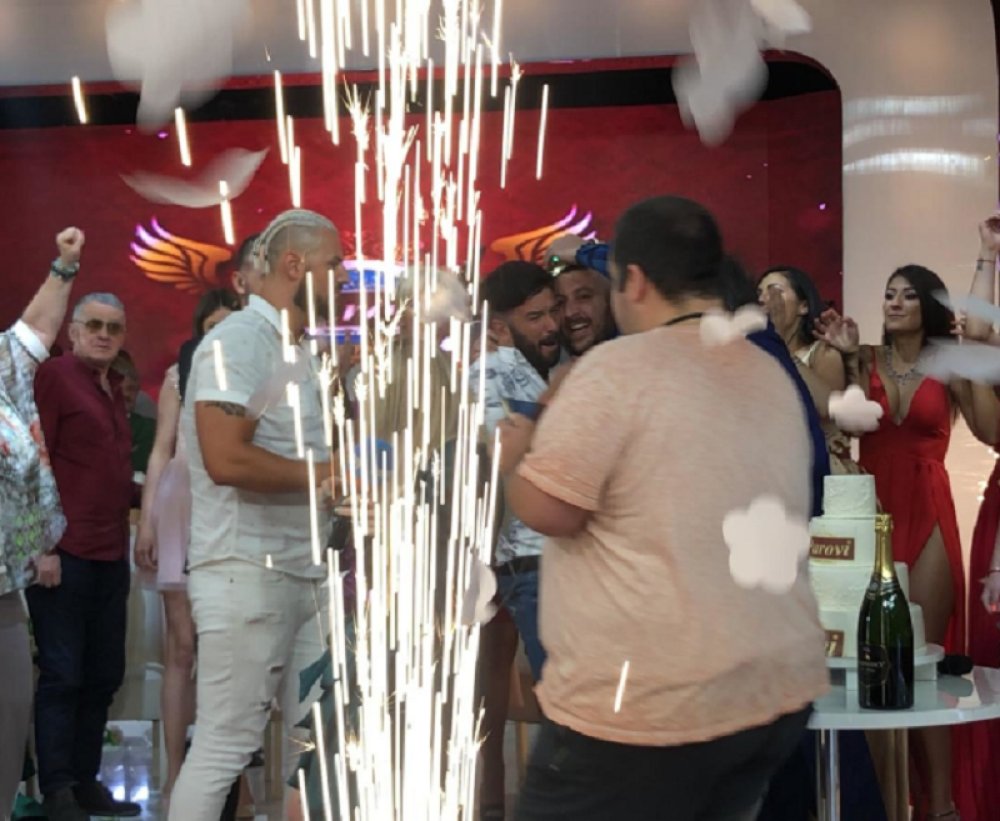 Kontroverzna učesnica Parova se udaje! Za ovoliki dijamant možete kupiti stan u Beogradu!