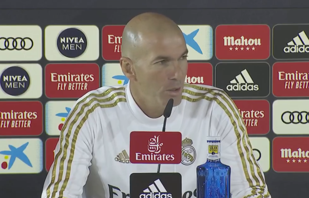 Zidan poludeo na konferenciji, ponovo u klinču sa novinarima! (VIDEO)