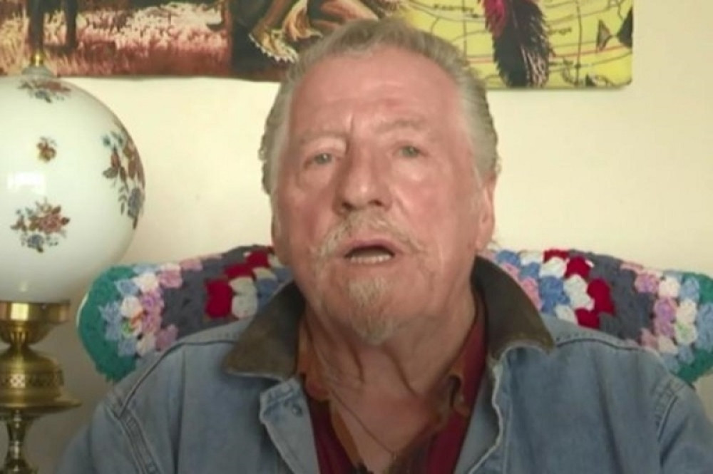 Imao je 21 godinu kada je saznao da mu je starija sestra majka, ali to nije ono najgore! U trenu mu se život srušio!