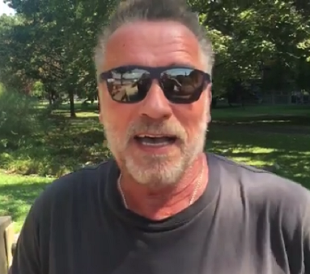 Glumac sa pomoćnicom varao ženu, bile su trudne u isto vreme, a onda je završio sa 27 godina mlađom devojkom!