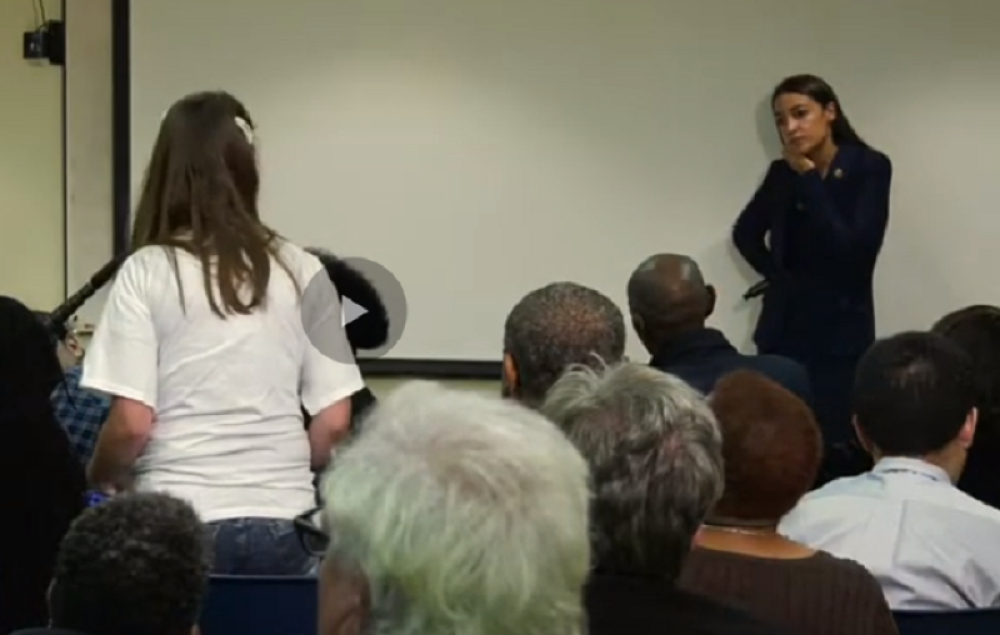 "Čak i da bombardujemo Rusiju, previše ih je, moramo da se rešimo njihovih beba!" (VIDEO)