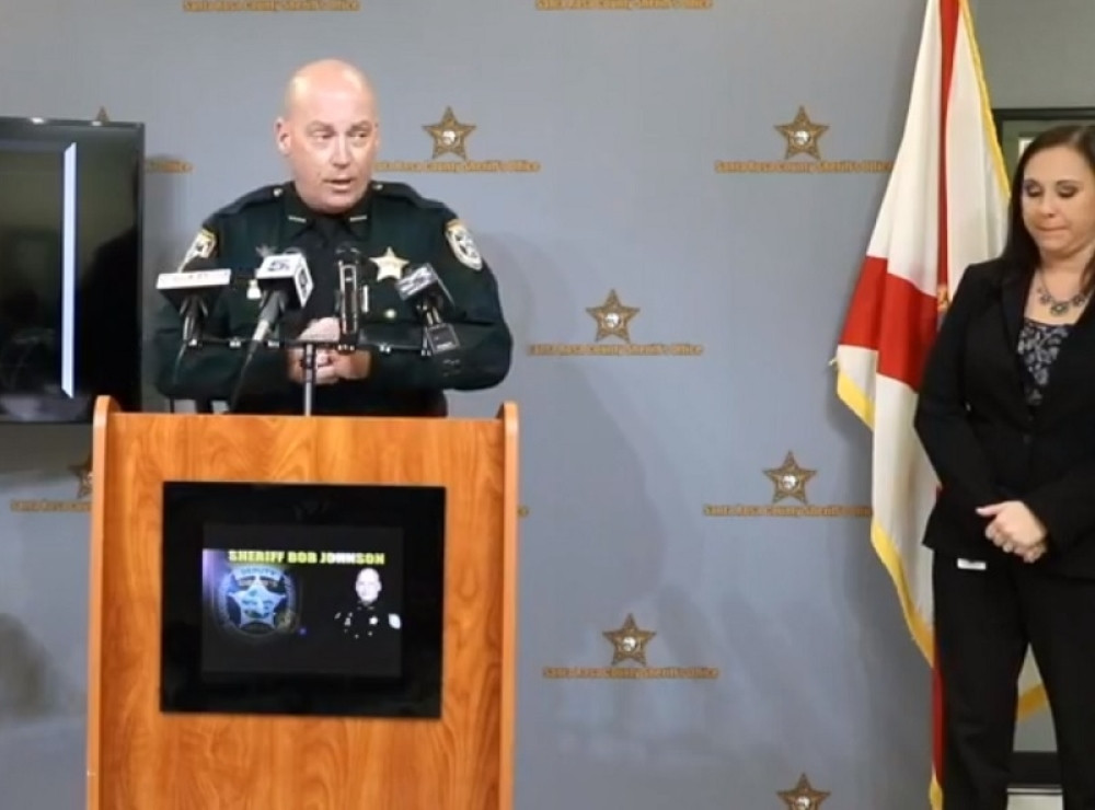 Zet doleteo u Ameriku da iznenadi tasta, kada je pokucao dogodila se neverovatna tragedija: "Molite se za celu porodicu!" (VIDEO)