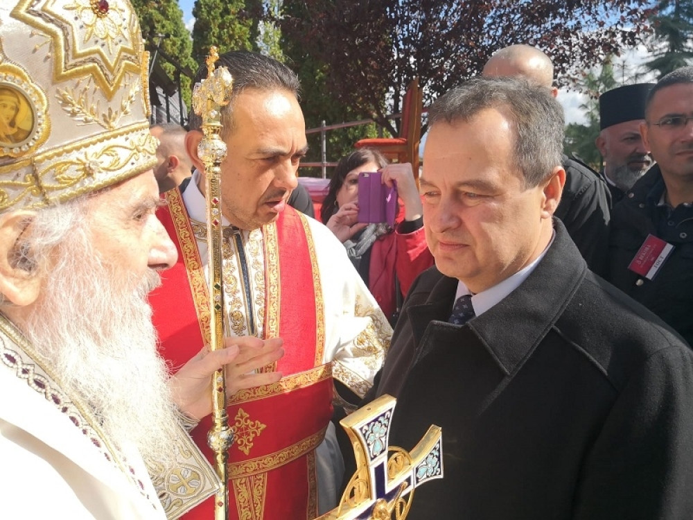 On je kratko razgovarao sa poglavarem SPC patrijarhom Irinejom, kome je ujedno i čestitao veliki jubilej (FOTO)
