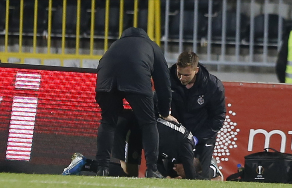 Povređeni fudbaler napravio potez zbog kojeg će ga partizanovci još više voleti (VIDEO)