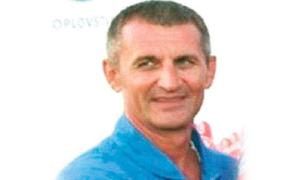 Napadač se po mrklom mraku prikrao kafiću, sa automatom vrebao Dragana! Krvavi detalji likvidacije u Novom Sadu!