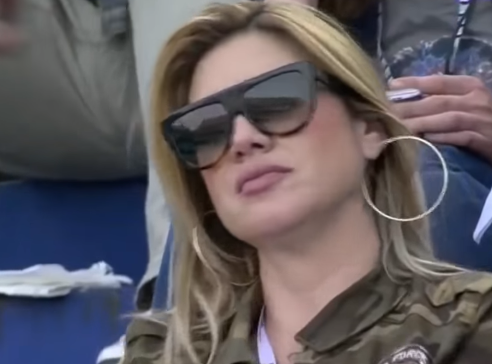 Zbog njenih slika povratak čuvenog kluba je u drugom planu - Kad ih vidite shvatićete zašto (FOTO)