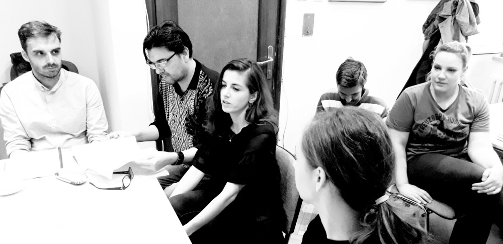 Počele su probe za predstavu Beli Bubrezi po tekstu Vedrane Klepice u režiji Isidore Goncić na sceni Petar Kralj pozorišta Atelje 212 u Beogradu