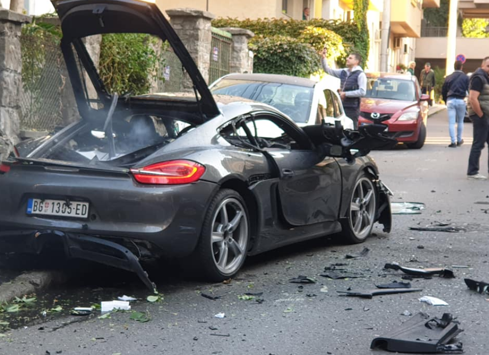 Otkriveno ko je vlasnik poršea na koji je bačena bomba! Delovi automobila leteli po ulici