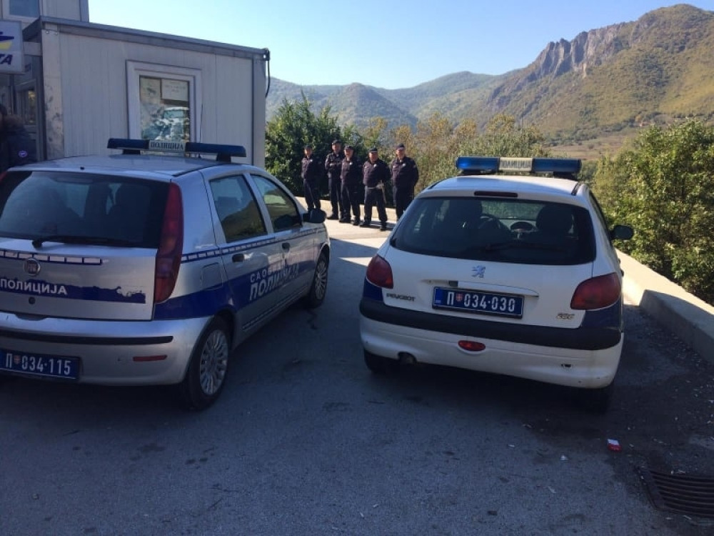 Svi su na udaru. Upadaju u domove i prave haos!