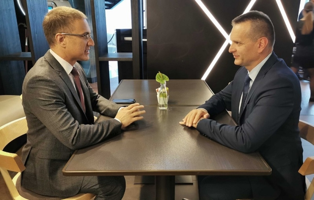 Ministar Nebojša Stefanović razgovarao je danas sa ministrom unutrašnjih poslova Republike Srpske Draganom Lukačem!