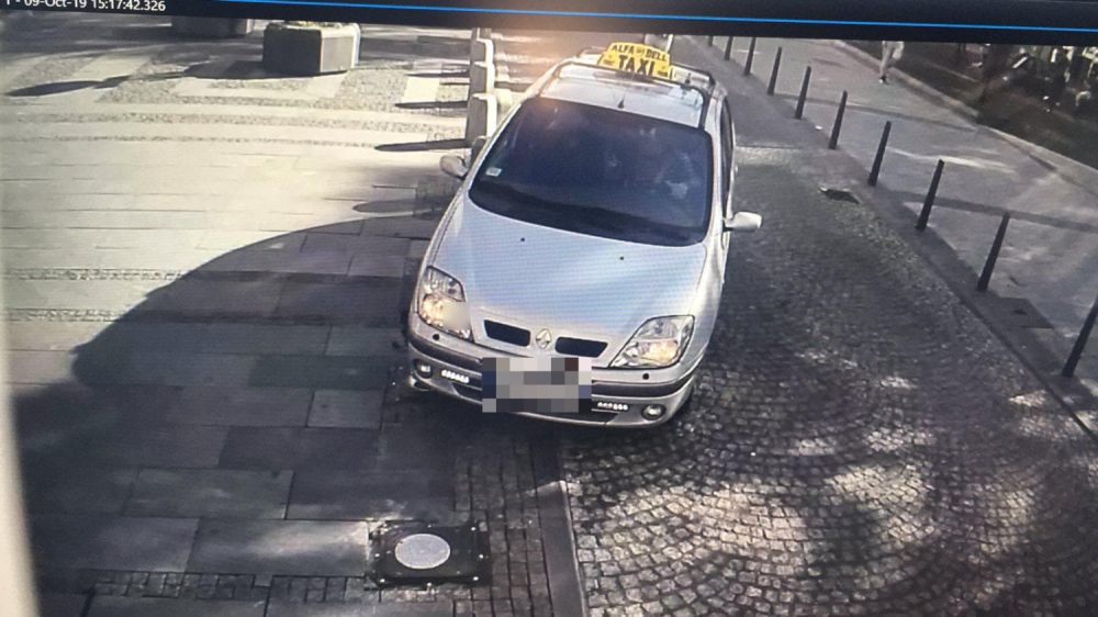 Pokušao da uđe u pešačku zonu iza Vrapca, ali je naišao na jaku prepreku! (FOTO, VIDEO)