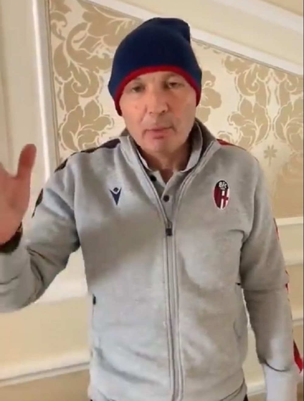 Emotivno obraćanje Mihajlovića: "Ne mogu da budem sa vama, pobediću u ovoj bitki zbog vas!" (VIDEO)