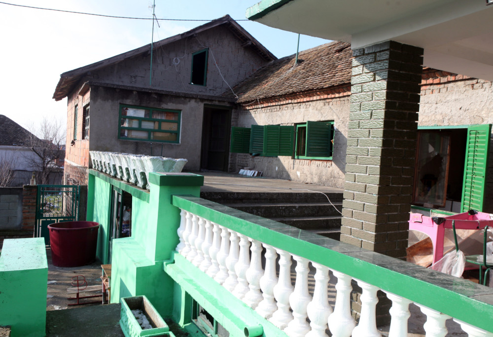 Kad su ušli u kuću Aleksandrovog dede videli na jastuku krv, krevet rasparan od ubadanja nožem, a pored - STRAVA I UŽAS!