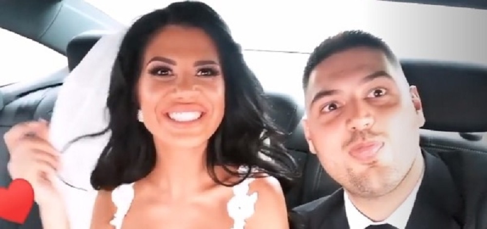 Ljubi Perućici žena pokušala da uništi auto! Čupala retrovizor, pa štiklom krenula na vrata (VIDEO)