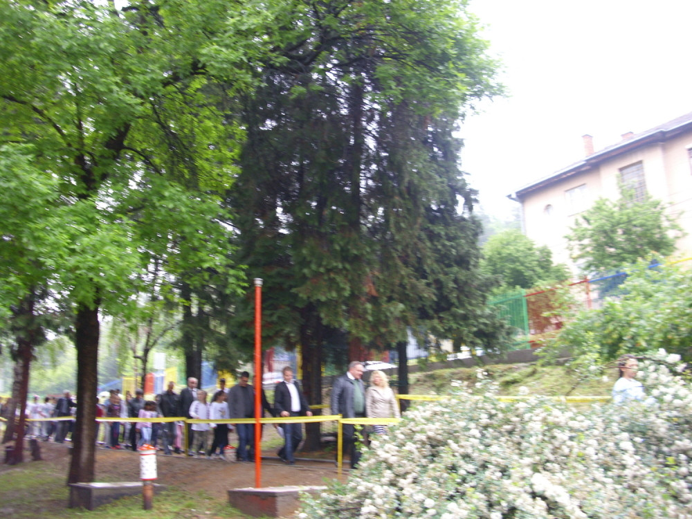 Mali vandali obili školu, polomili stakla i tek onda je počeo strašan pir! (FOTO)