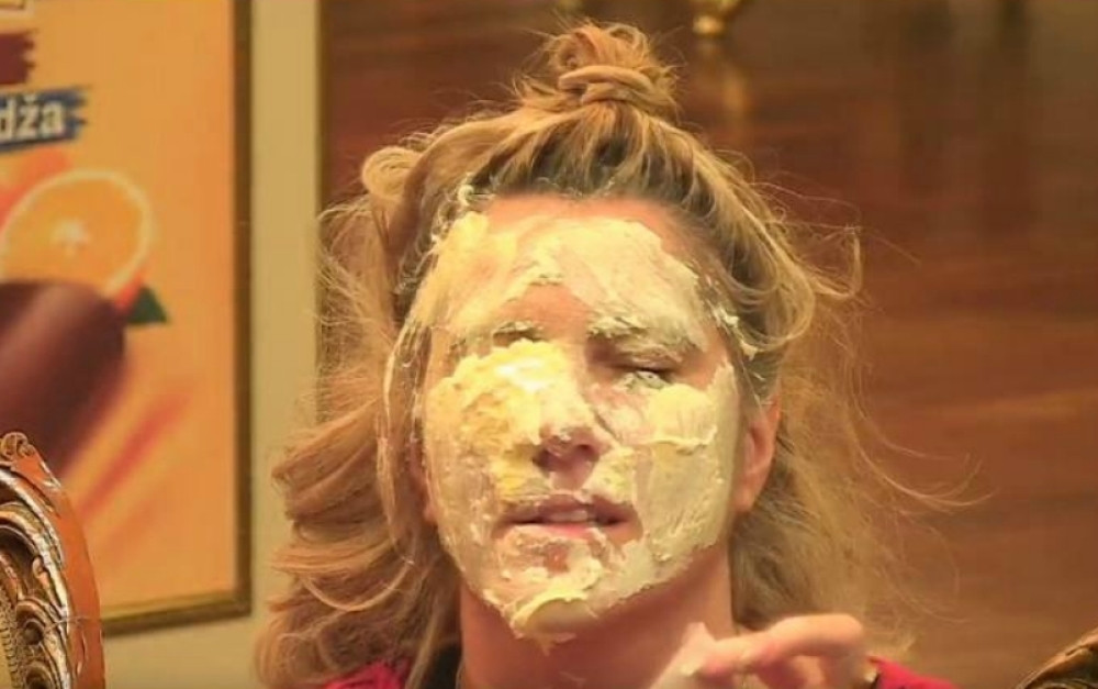 Ponovo žestok napad na Jelenu Golubović! Situacija se ne smiruje, uništili joj lice!