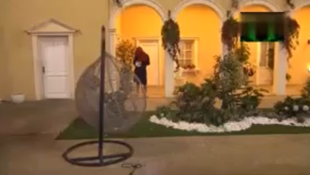 Miljana Kulić potpuno pobesnela, pa rođenu majku htela da gađa šoljom! (VIDEO)