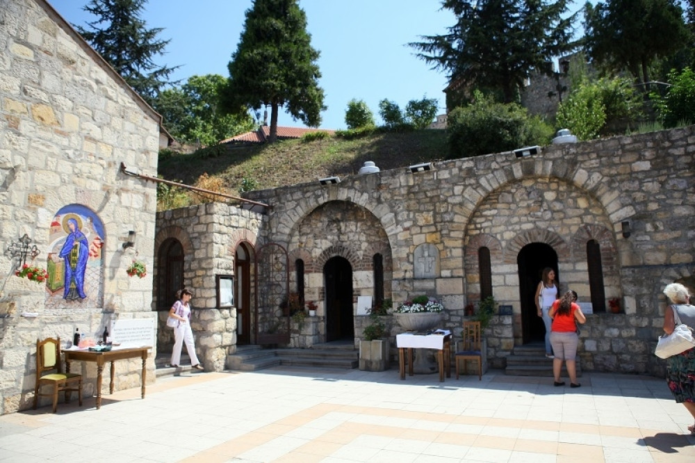 Danas je veliki praznik prave ljubavi! Pred spavanje uradite samo jednu stvar i pokazaće vam se slika srodne duše!