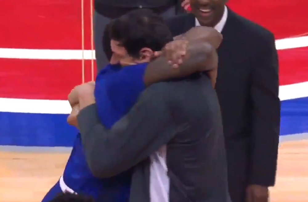 Kada je ugledao Marjanovića nije mogao da dođe sebi, počeo da skače od sreće, nije ga ispuštao iz zagrljaja! (VIDEO)