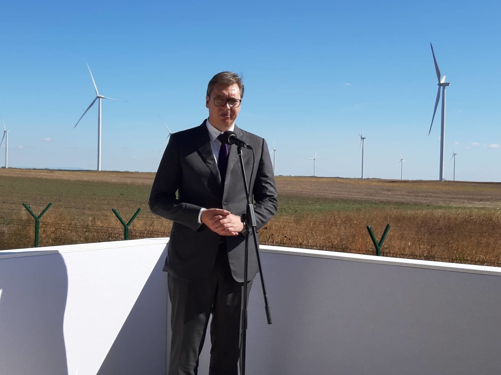 Niko u Srbiji ne piše o Silviji Gulard! Krije li se iza svega zavera za rušenje Makrona kao najmoćnijeg čoveka Evrope?!