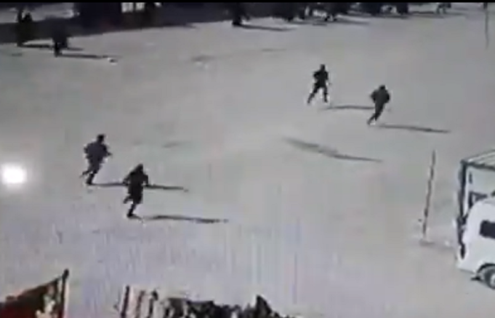 Na stotine neprijateljskih boraca krenulo u najžeći juriš na Asadove trupe! Trčali preko minskih polja!