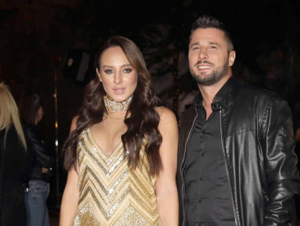 Luna i Marko u vrelom zanosu polomili krevet: Imali odnos usred sobe pred svima! (VIDEO)