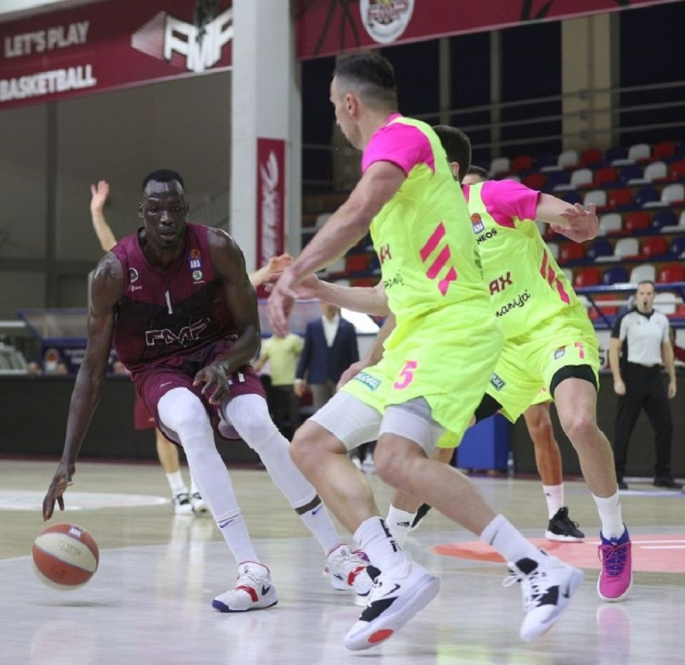 Malo je falilo da domaćin stigne do trocifrenog broja poena! (FOTO/VIDEO)