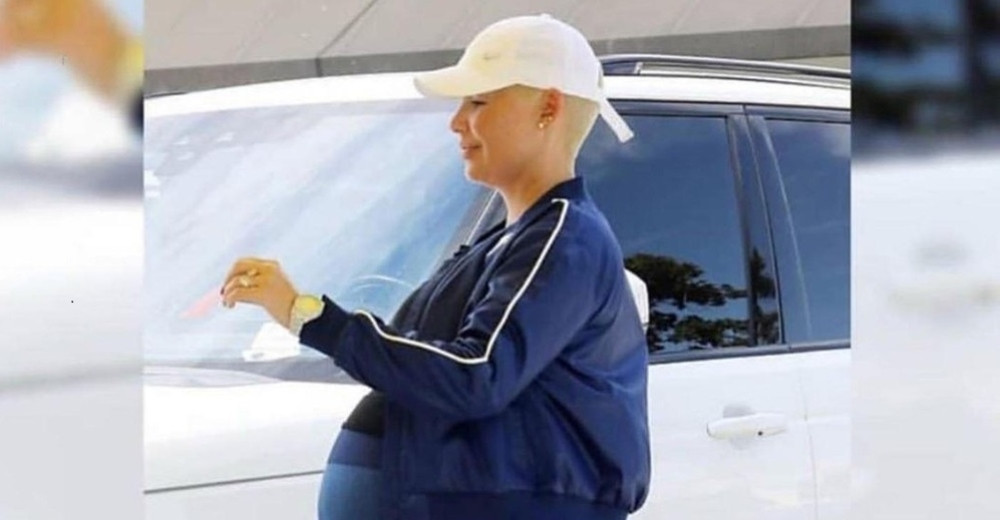 Porodila se najpoznatija starleta! Srećne vesti podelio ponosni tata!