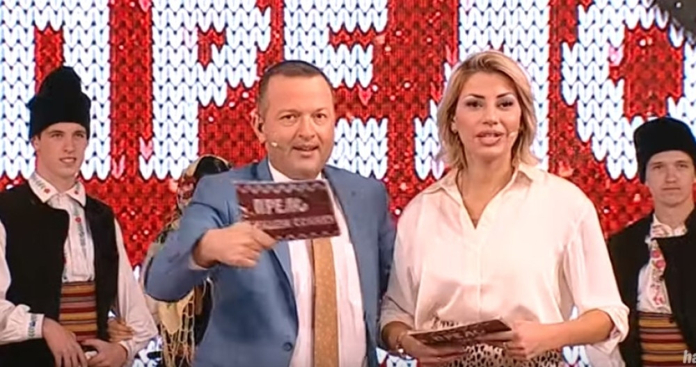 Voditelj Hepija uhvaćen kako u javnosti vara ženu?! (FOTO)