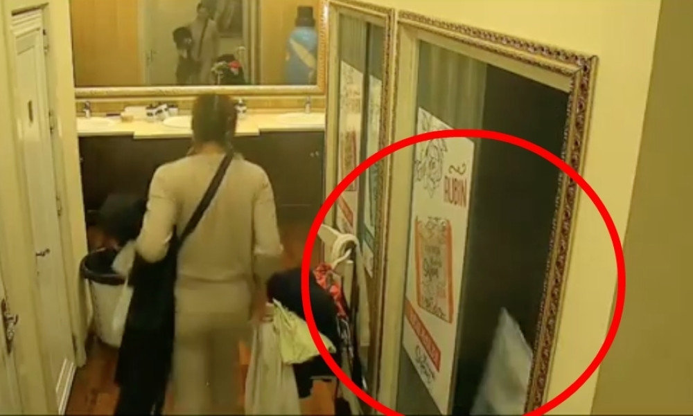 Pao se*s u tuš kabini, vrela noć u vili "Parova"