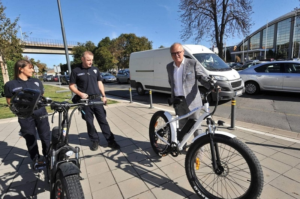 Komunalna milicija dobila veliku pomoć, stiglo šest novih bicikala (FOTO)