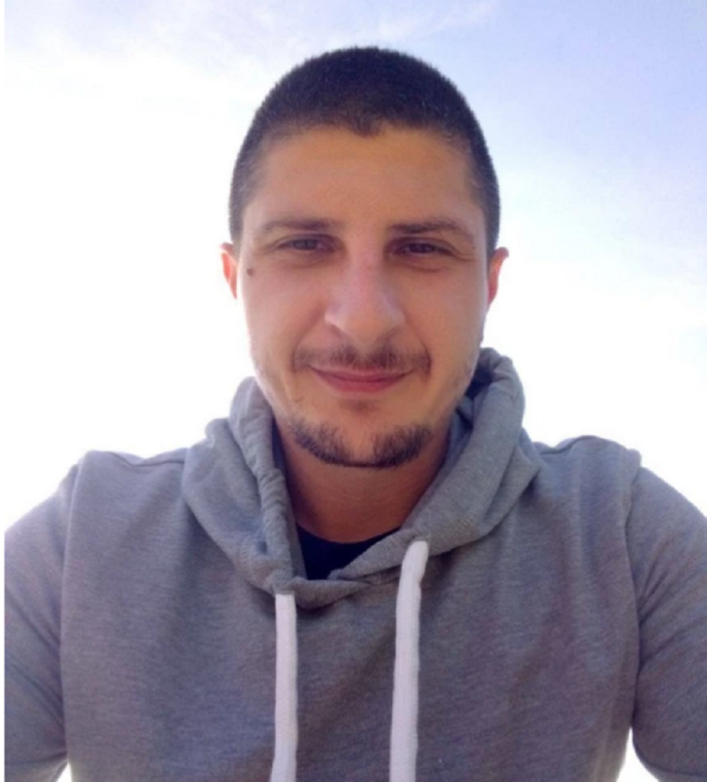 Sa krvavim nožem u rukama je pratio do bolnice! Ciljao da je izbode što više puta u jedno mesto na vratu!