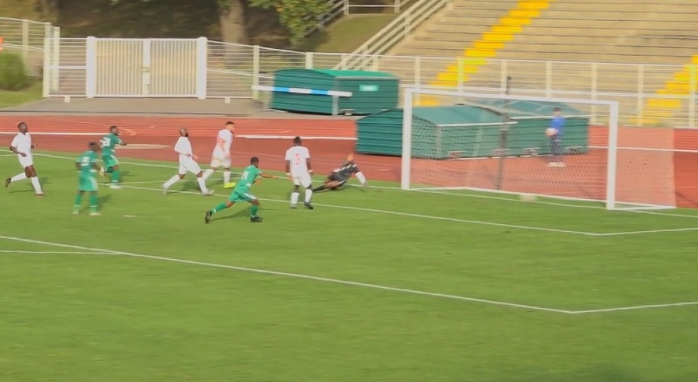 Nezaustavljivi Ben - Napadač na istorijskoj utakmici strelac za pobedu (VIDEO)