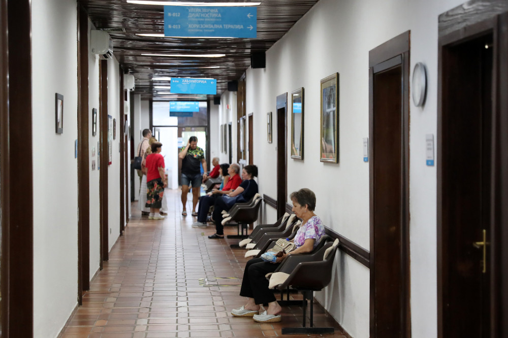 Infekcija se strahovitom brzinom širi! Građani se javljaju hitnim službama! Ne znaju šta se dešava!