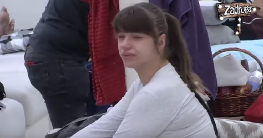 Miljani Kulić pozlilo! Zadrugari se okupili oko nje, a Marijina reakcija je nerealna! Briga je za ćerku?!