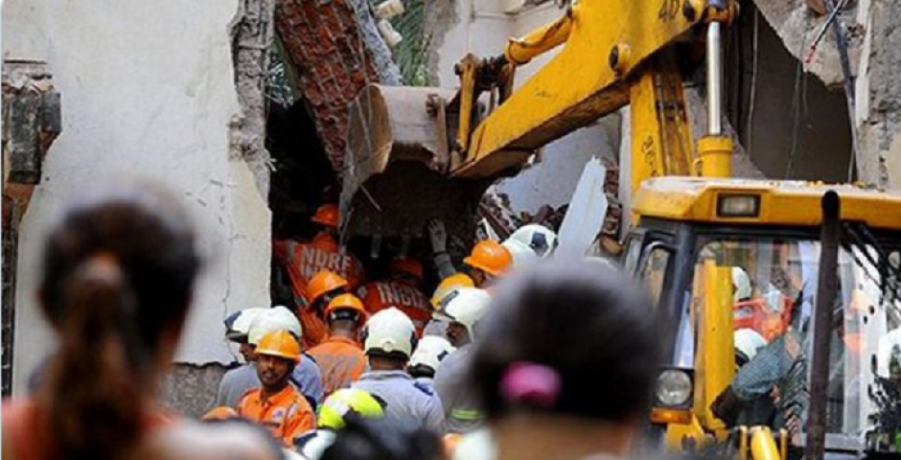 Mrtvi na sve strane! Odvoze povređene!