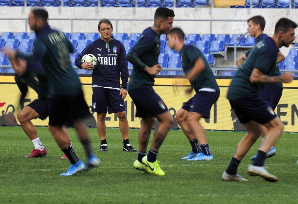 Manćini aktivirao klauzulu, ostaje na klupi "azura" do takmičenja koje svi nestrpljivo čekaju